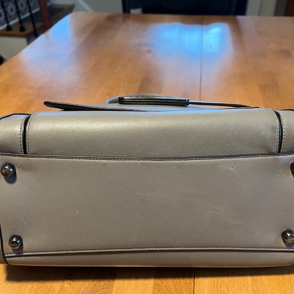 Authentic Grey Coach Medium Swagger Bag - Picture 15 of 16
